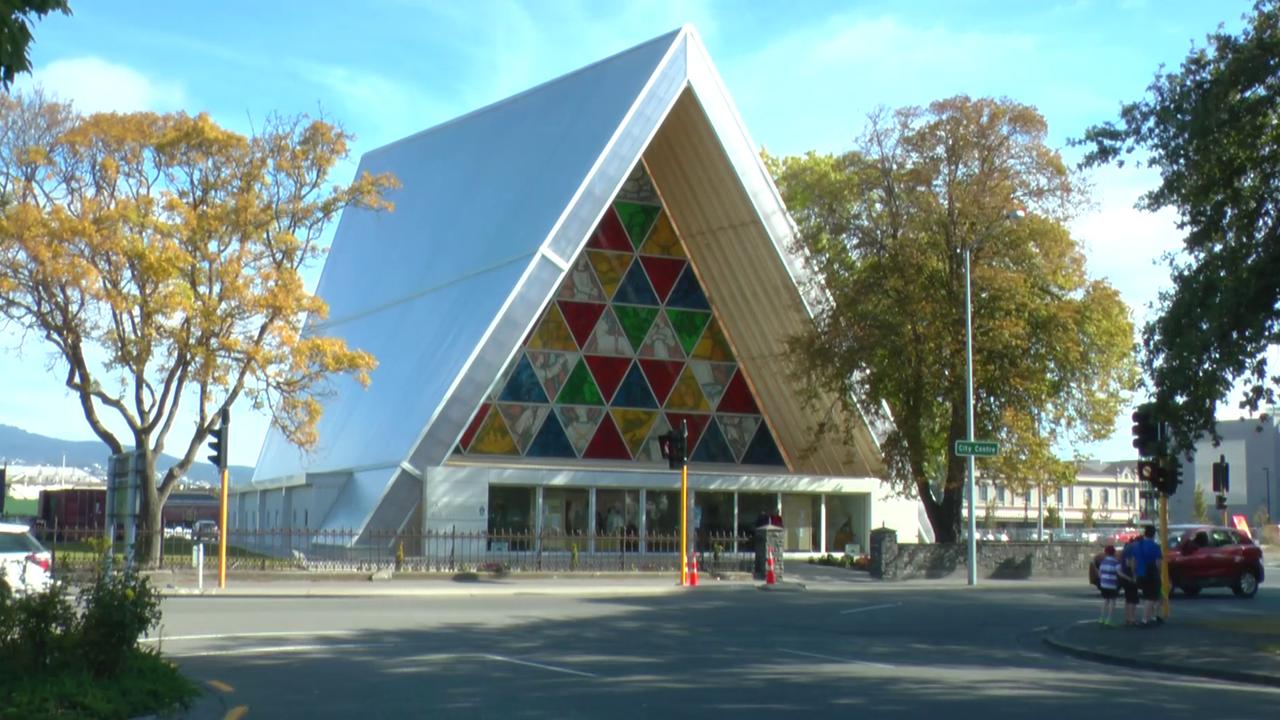 Eine Kirche aus Pappe