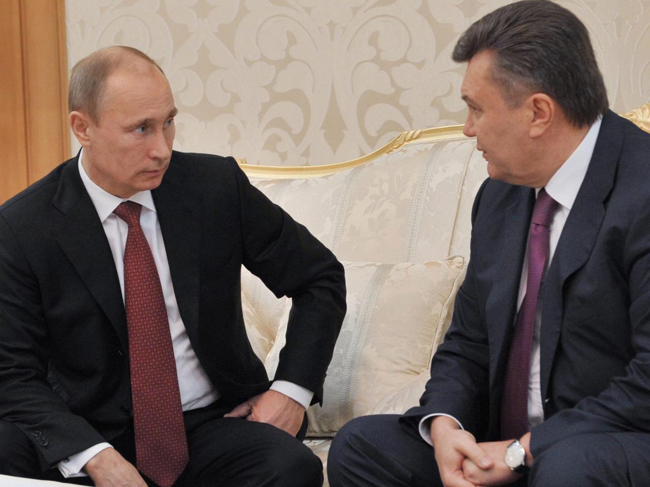 Russlands Präsident Wladimir Putin und sein ukrainischer Amtskollege Viktor Janukowitsch
