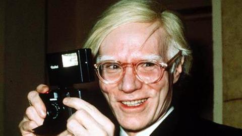 Andy Warhol, Popkünstler und Filmemacher. Sein Spätwerk ist nun im Brooklyn Museum zu sehen.