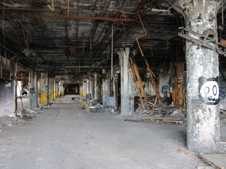 Fisher Body, eine vom Architekt Albert Kahn erbaute Fabrik. Sie steht leer und wird illegal entkernt.
