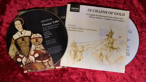 Cover und CDs der neuesten Produktion der Ensembles Alamire, Fretwork, Magdalena Consort