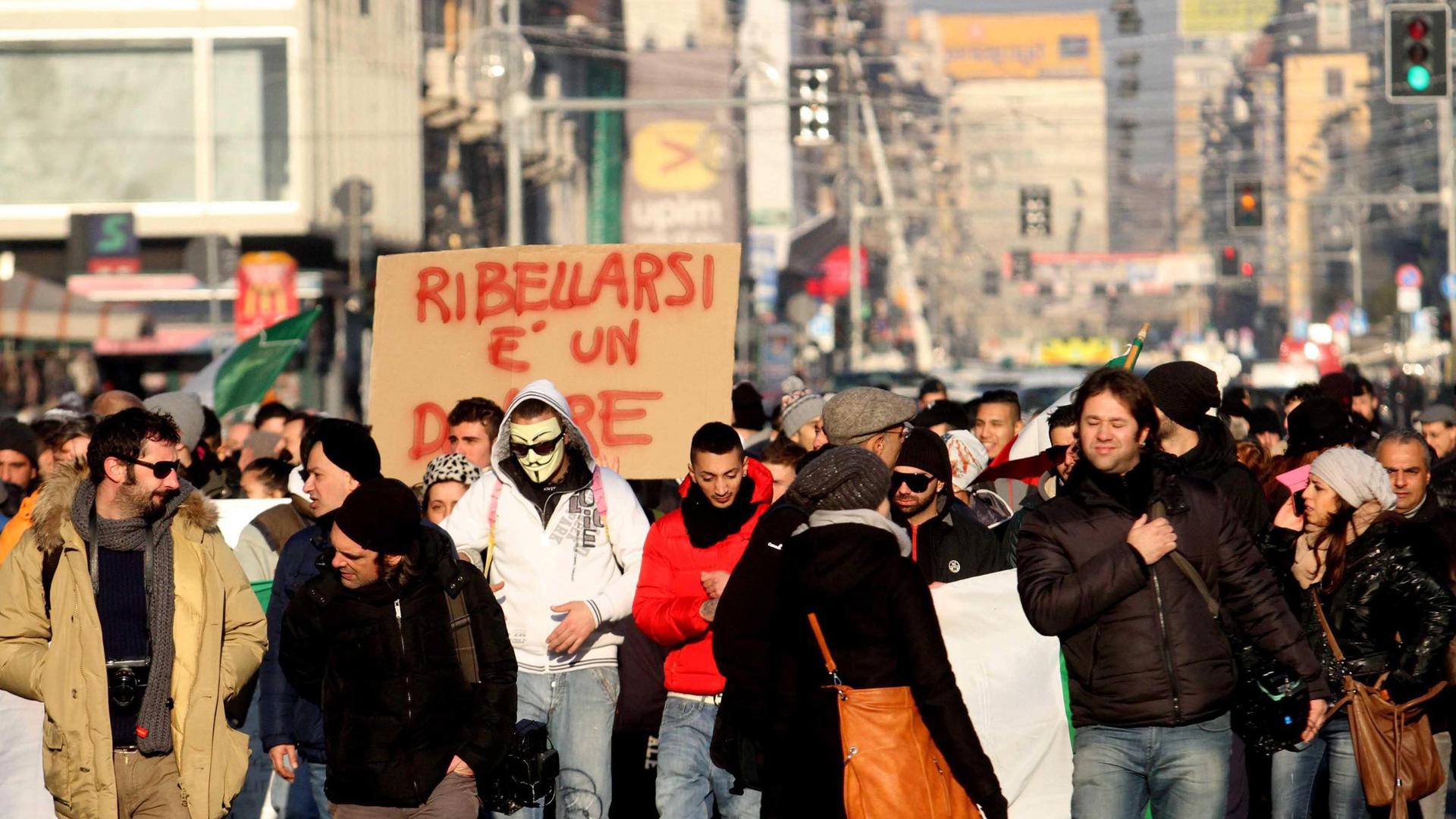 Anhänger der Mistgabel-Bewegung protestieren in Mailand