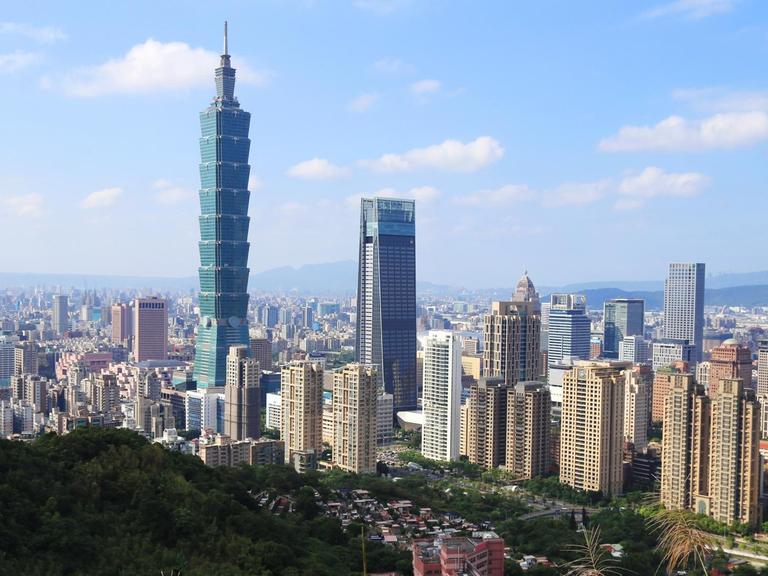 Blick auf Taipeh, die Hauptstadt eines Landes, das auch als „Taiwan“ bekannt ist – offiziell aber „Republik China“ heißt