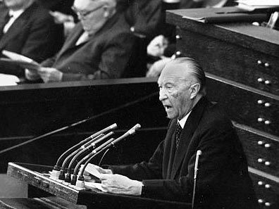 Konrad Adenauer 1963 im Bundestag