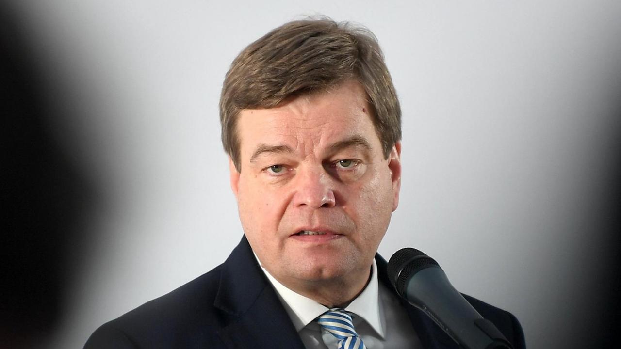 Enak Ferlemann (CDU), Parlamentarischer Staatssekretär beim Bundesminister für Verkehr und digitale Infrastruktur.
