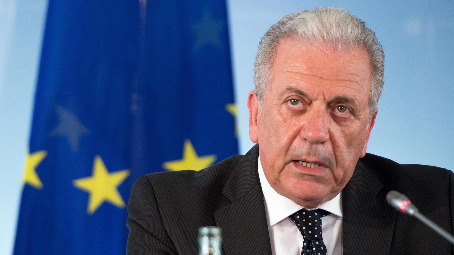 Dimitris Avramopoulos, EU-Kommissar für Migration, nimmt am 29.05.2017 im Auswärtigen Amt in Berlin an einer Pressekonferenz nach einem Treffen zum Thema Flüchtlinge und Migration teil.