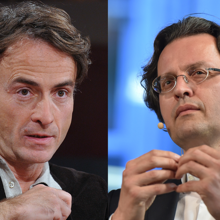Giovanni di Lorenzo (l.) und Bernhard Pörksen streiten in der Sendung "Streitkultur" über Streitkultur