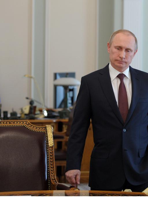 Wladimir Putin blickt nachdenklich drein.