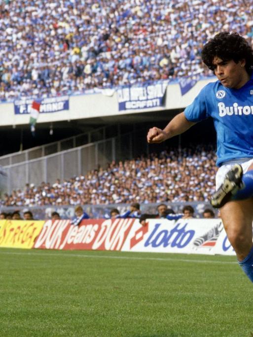 Diego Maradona gehörte in den 80er-Jahren zu den bekanntesten und erfolgreichsten Fußballern der Welt.