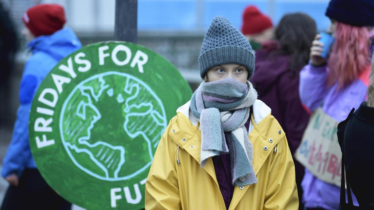 Die schwedische Klimaaktivistin Greta Thunberg beim Schulstreik vor dem Parlament in Stockholm, aufgenommen am 20. Dezember 2019
