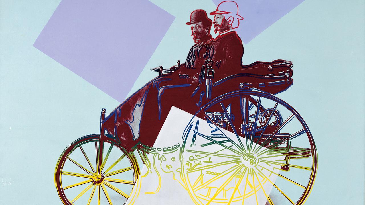 Andy Warhols Zeichnung zeigt Karl Benz mit seinem kaufmännischen Angestellten Josef Brecht auf dem Benz Patent-Motorwagen, 1886, 1986, Siebdruck, Acryl auf Leinwand