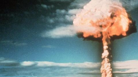 Eine explodierende Atombombe