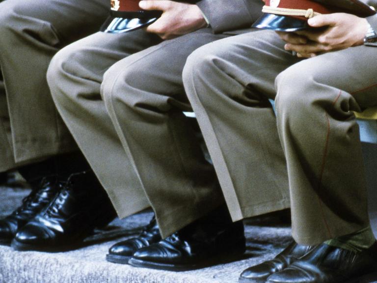 Soldaten der Roten Armee bei einer Veranstaltung in den 80er Jahren