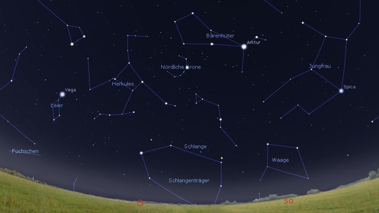 Das Sternbild Nördliche Krone leuchtet jetzt die ganze Nacht hindurch zwischen Bootes und Herkules