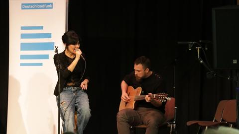 Die Sängerin Floriana Cangiano mit dem Gitarristen Marcello Giannini