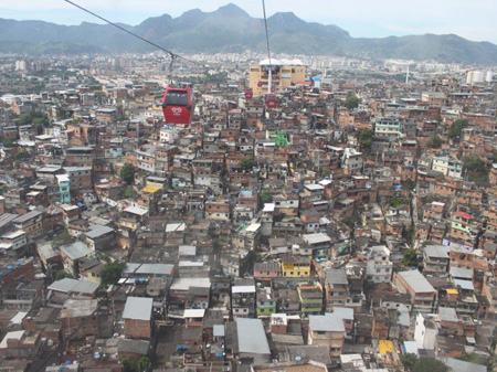 Favela Complexo do Alemano in Rio - VERWENDUNG NUR FÜR SONNTAGSSPAZIERGANG VOM 19.05.13!