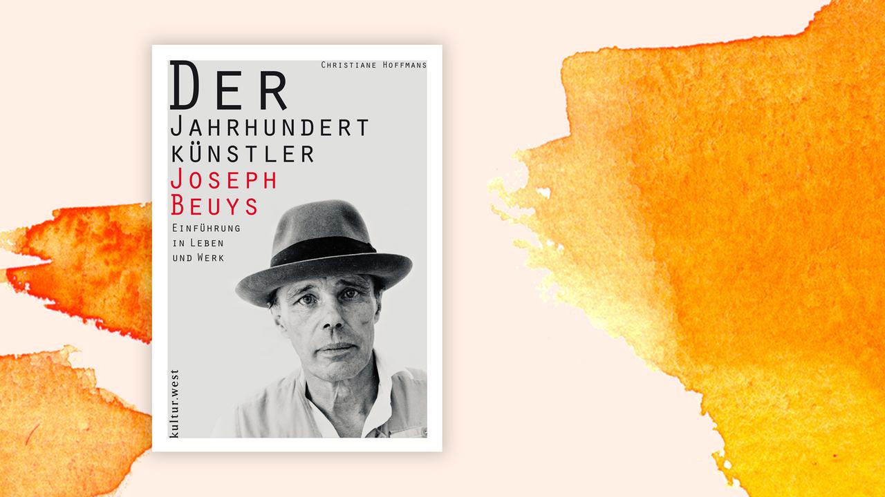 Das Buchcover von Christiane Hoffmans: „Der Jahrhundertkünstler Joseph Beuys. Einführung in Leben und Werk“ auf orange-weißem Hintergrund.