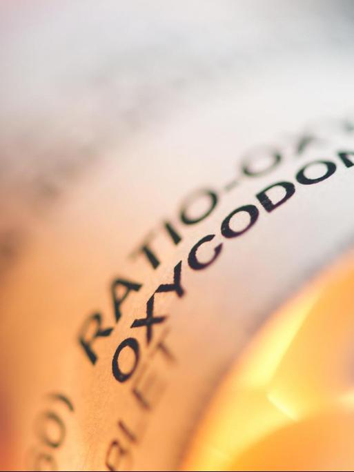 Tablettendose mit der Aufschrift Oxycodone