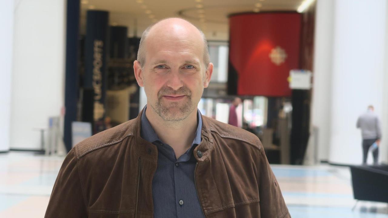 Andreas Park, Wirtschaftsprofessor an der Universität von Toronto. Er berät unter anderem auch Banken, welchen Stellenwert die Blockchain-Technologie auf ihr Geschäftsmodell haben könnte.