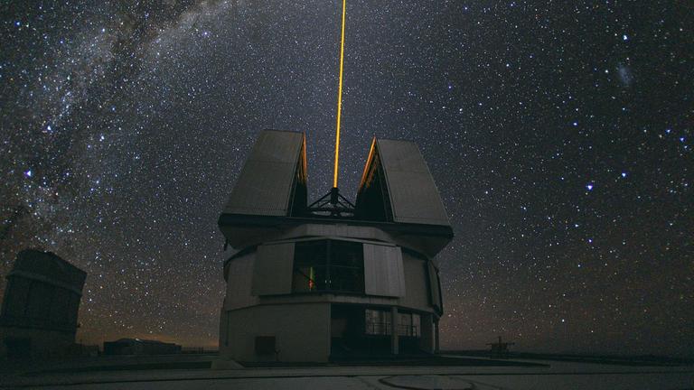 Das Very Large Telescope auf dem Berg Paranal in Chile
