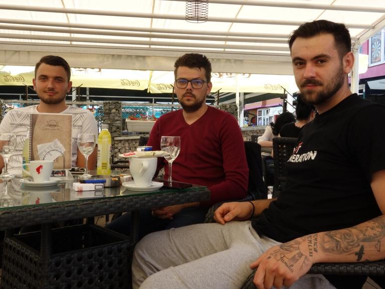 Ibrahim, Avdo und Ismet, Krankenpfleger aus Živinice.
