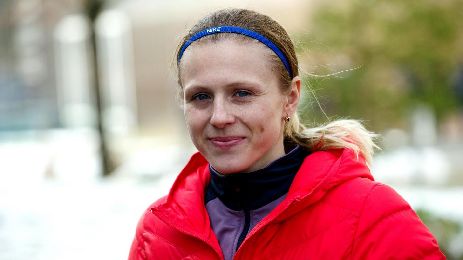Doping-Kronzeugin Julia Stepanowa posiert am 01.02.2015 in Berlin in der Rudolf-Harbig-Halle. Vier Tage nach dem Ablauf ihrer Dopingsperre ging die Russin bei den norddeutschen Meisterschaften der Leichtathleten au