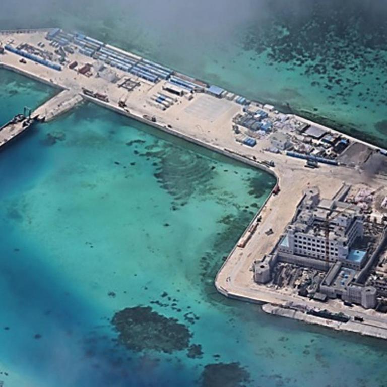 Das Foto zeigt die Bebauung einer der Spratly-Inseln im südchinesischen Meer durch China