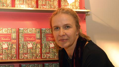 Über vierzig Bücher hat Cornelia Funke inzwischen geschrieben. Neben dem "Herr der Diebe" ist ihr Roman "Tintenherz" ein internationaler Bestseller.