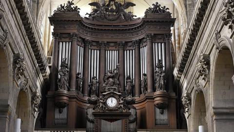 Der Orgelprospekt der Hauptorgel der Kirche Saint-Sulpice in Paris.