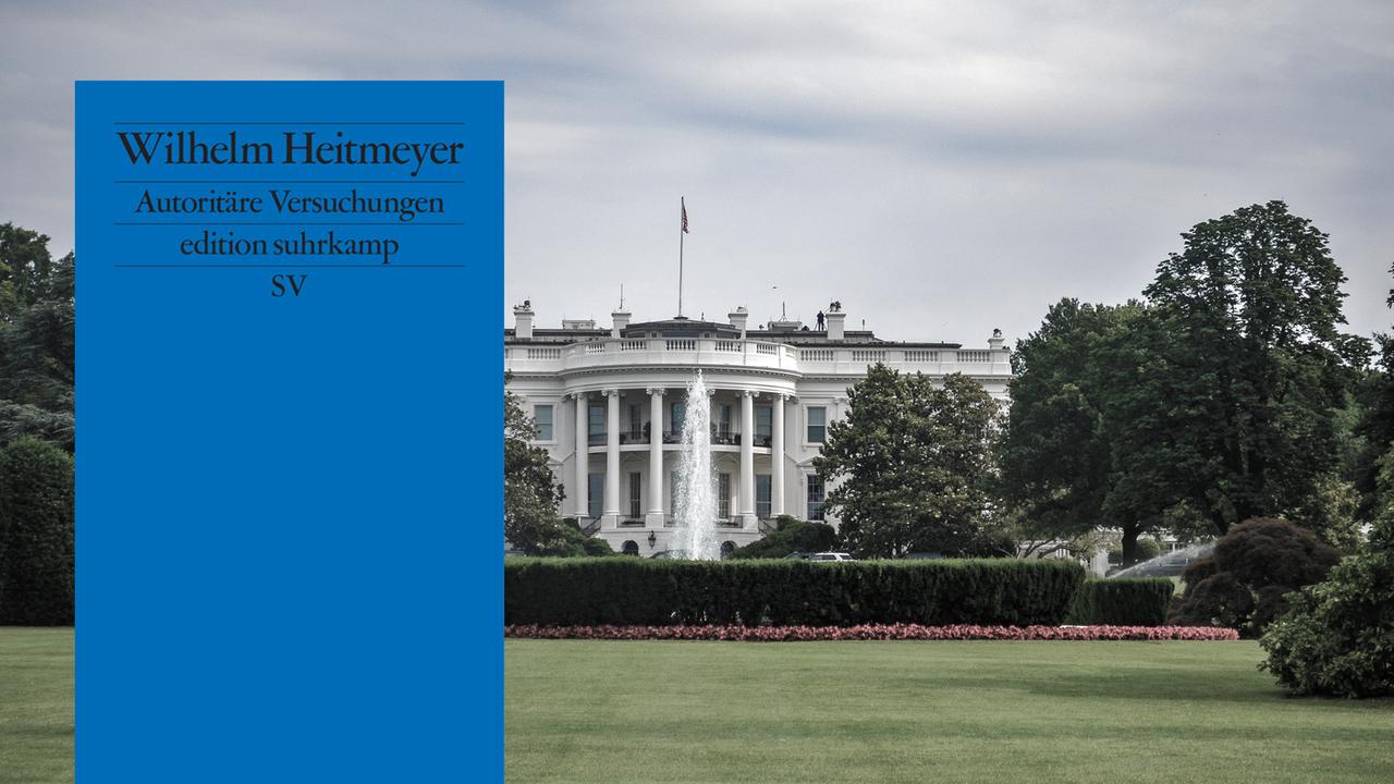 Buchcover im Vordergrund, dahinter ein Bild des Weißen Hauses in Washington D.C..