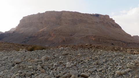 Blick auf dem Berg Masada, aufgenommen am 04.01.2011 bei En Gedi.