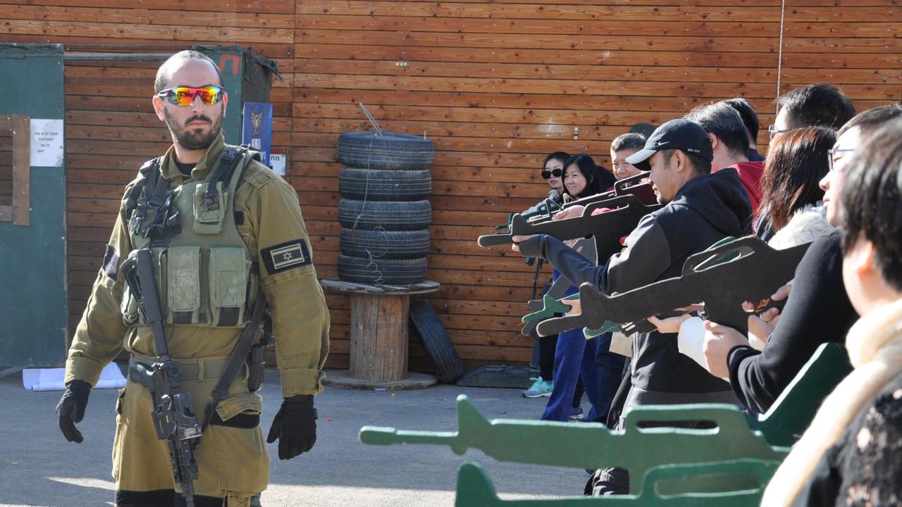 "Kaliber 3" - Trainingslager für Touristen in Israel