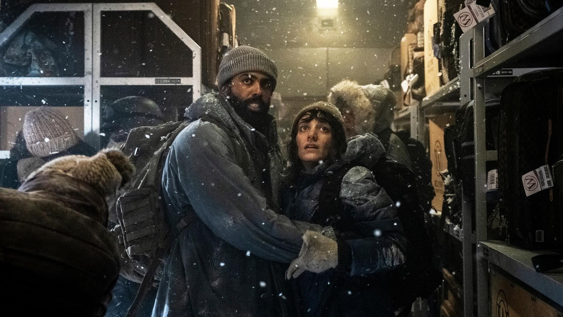 Szenenfoto aus Snowpiercer: Daveed Diggs und Sheila Vand.