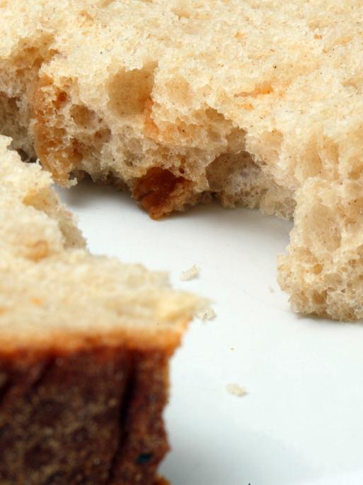 Eine Scheibe Brot - Symbol für die Fastenzeit.