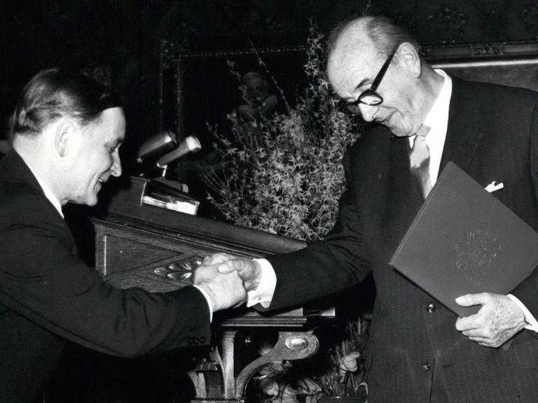 Verleihung des Lessing-Preises an Werner Haftmann in Hamburg 1962.