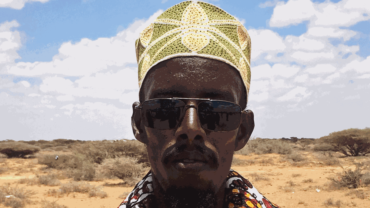 Zu sehen ist Abdi Hassi, Dorfältester einer Not leidenden Gemeinde in Somalia. 