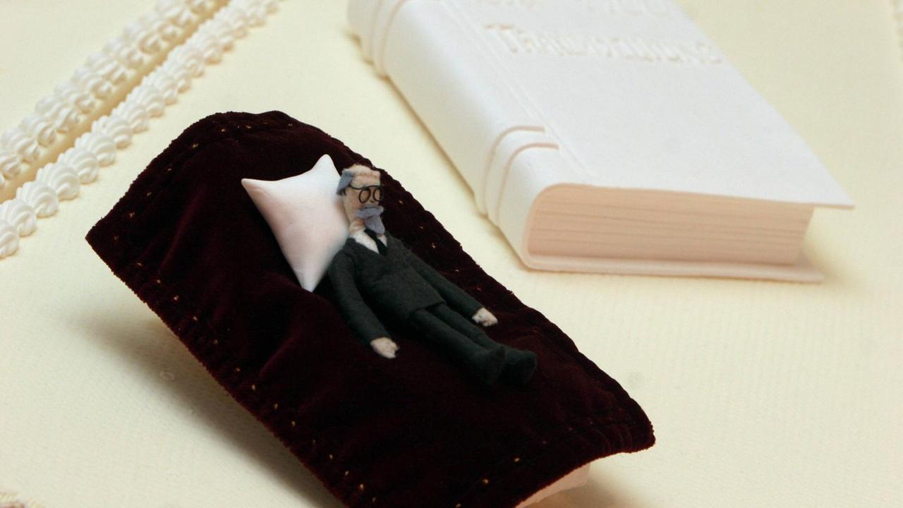 Miniaturszene aus dem Leben des Psychoanalytikers zu seinem 150. Geburtstag - Jüdisches Museum Berlin-Kreuzberg