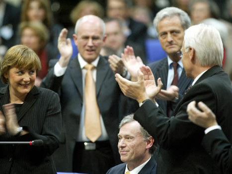 Triumph: Applaus für Horst Köhler nach der Wahl