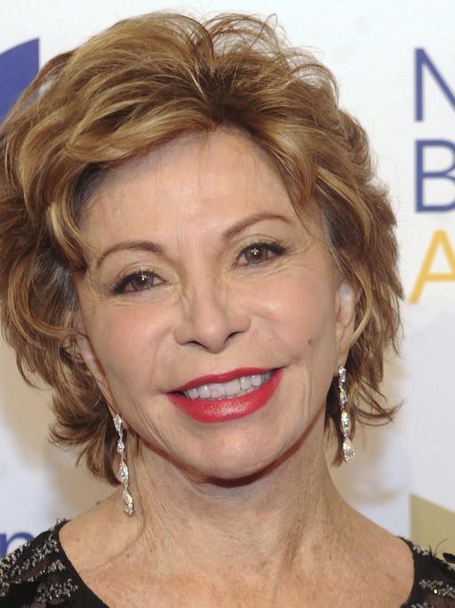 Die Schriftstellerin Isabel Allende erhielt den National Book Award für ihre Lebensleistung.