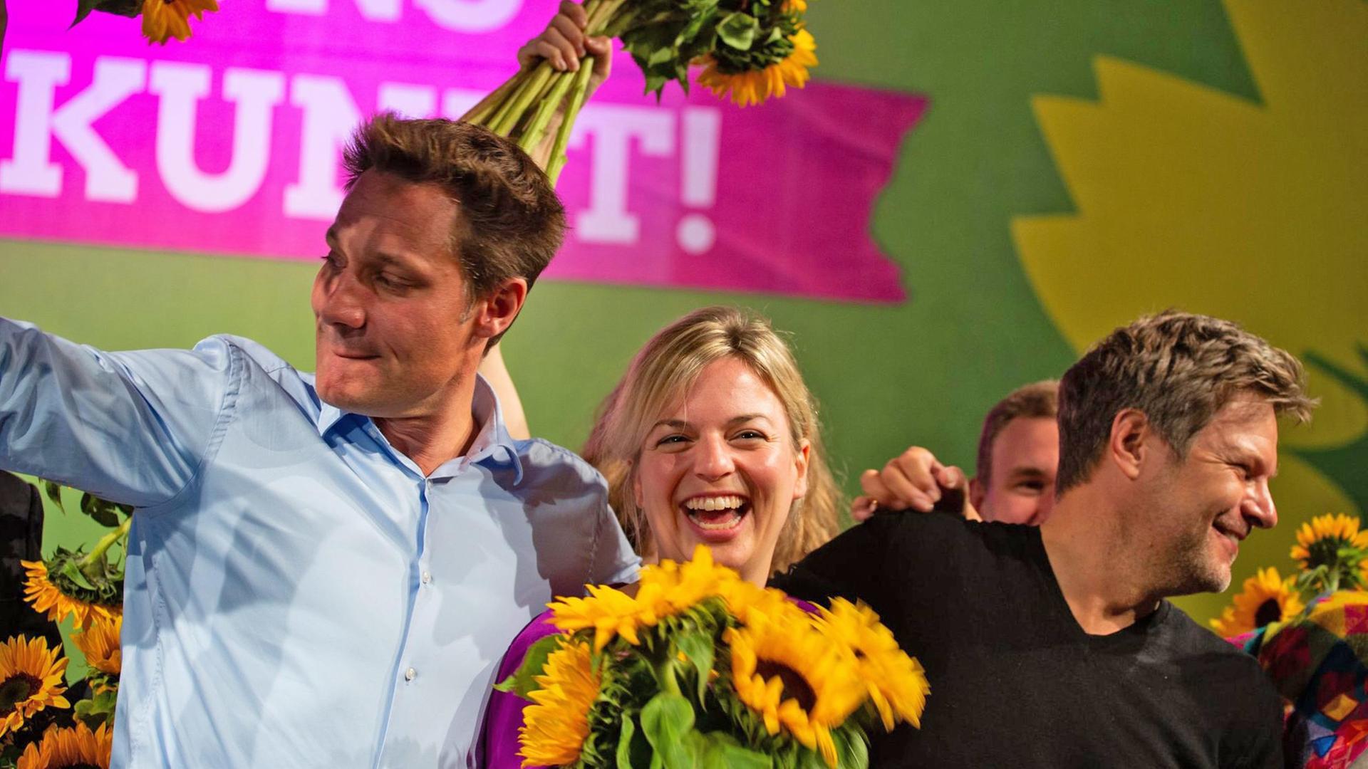Die Spitzenkandidaten der Grünen in Bayern, Katharina Schulze and Ludwig Hartmann, gemeinsam mit Parteichef Robert Habeck.