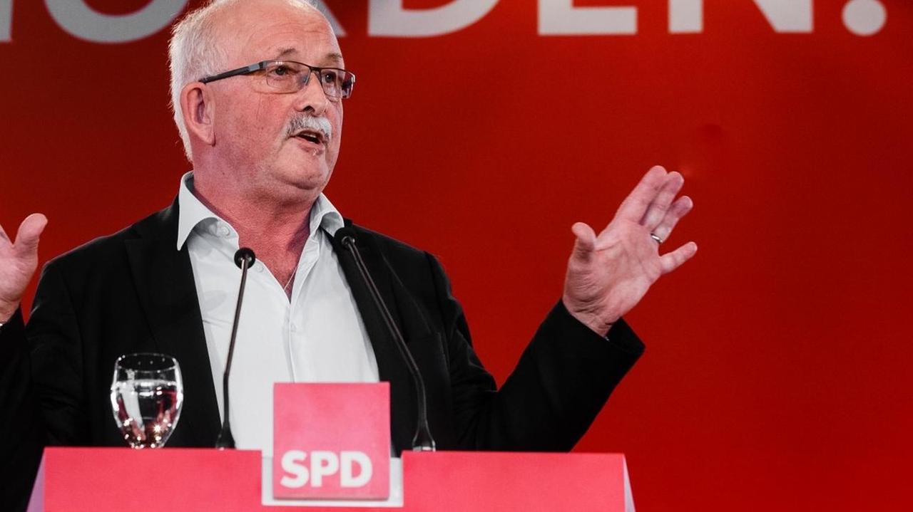 Udo Bullmann (SPD) spricht auf dem Landesparteitag der SPD Schleswig-Holstein zur Europawahl 2019. 