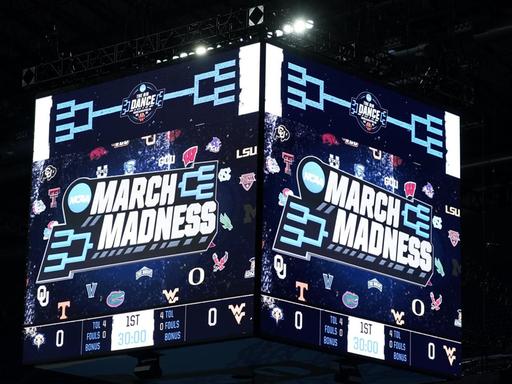 Der Videowürfel bei den NCAA March Madness in Indianapolis.