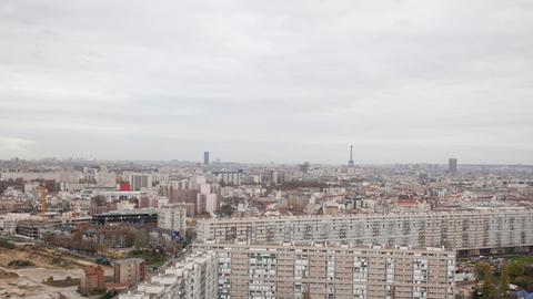 Blick auf Paris vom 18. Stock des Rathauses im Vorort Gennevilliers am 25.11.2009.