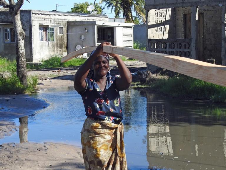 Szene in Beira, Mosambik, ein Jahr nach dem verheerenden Zyklon Idai