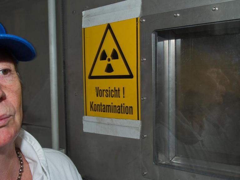 Bundesumweltministerin Barbara Hendricks (SPD) besucht am 26.08.2015 im Rahmen ihrer Sommerreise das bundeseigenen Energiewerke Nord (EWN) in Lubmin (Mecklenburg-Vorpommern).Dort informiert sich die Bundesumweltministerin über den Rückbau des früheren Atomkraftwerkes.