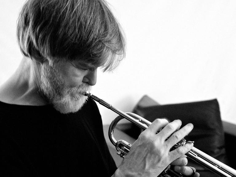 Der Trompeter Tom Harell.