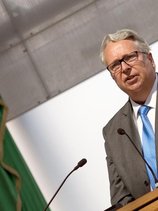 Der Ausländerbeauftragte Sachsens, Geert Mackenroth (CDU) am 13.06.2015 im sächsischen Landtag in Dresden.