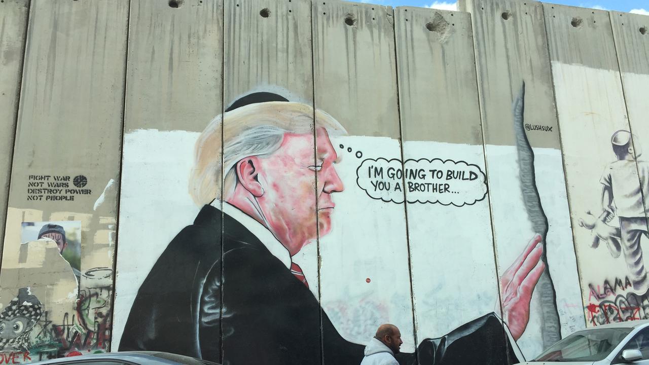 Mauer in Beit Jala mit Trump-Graffito