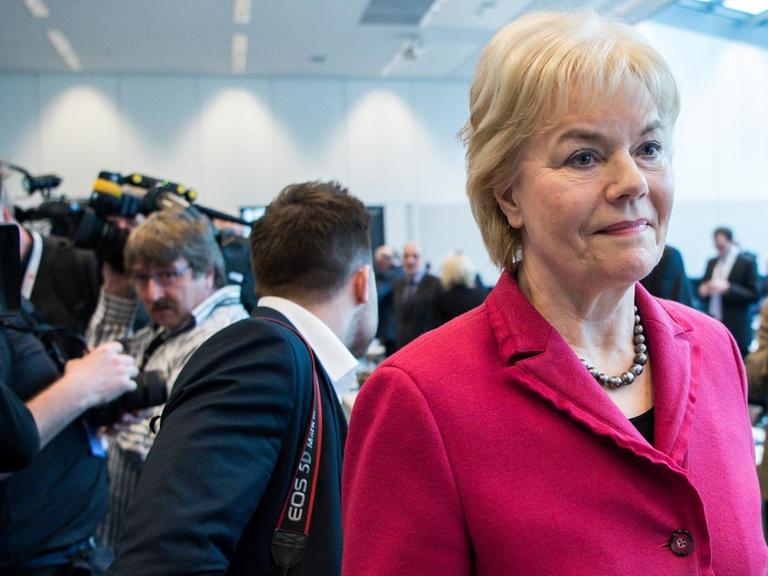 Sie sehen Erika Steinbach, die menschenrechtspolitische Sprecherin der Unionsfraktion