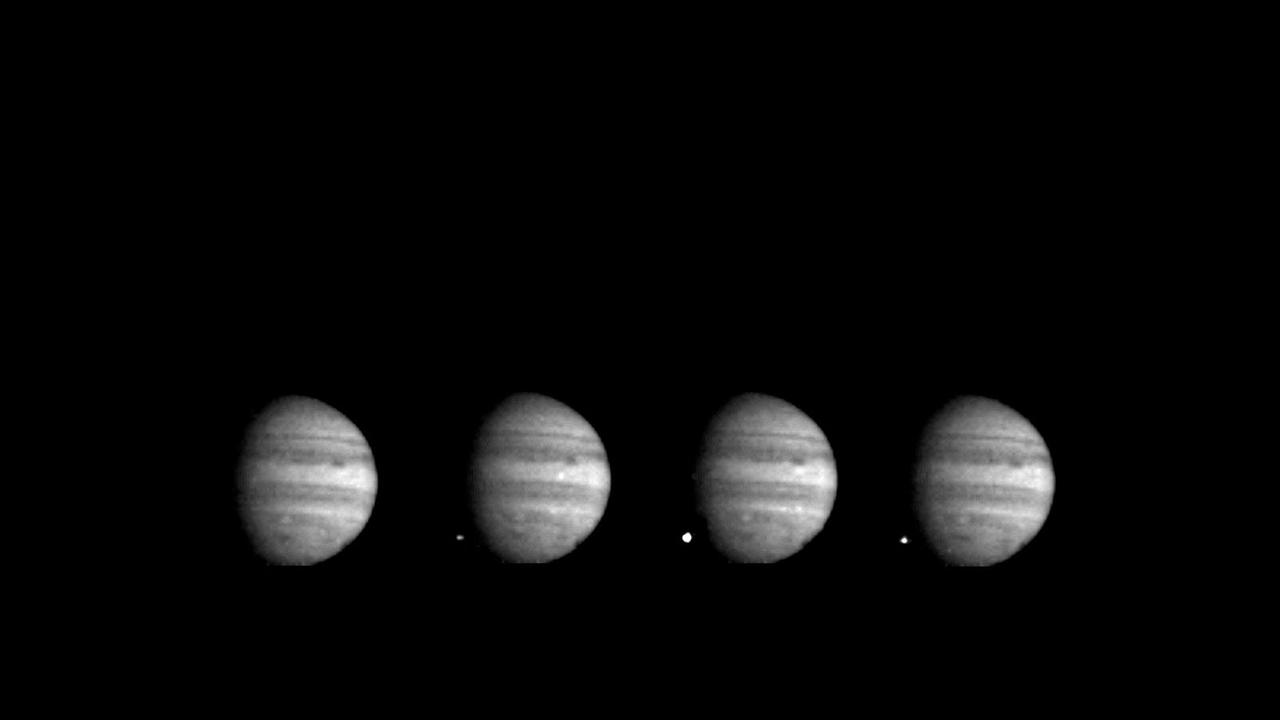 Die Raumsonde Galileo erfasste auch die Lichtblitze der Einschläge des Kometen Shoemaker-Levy-9 auf der Nachtseite Jupiters.